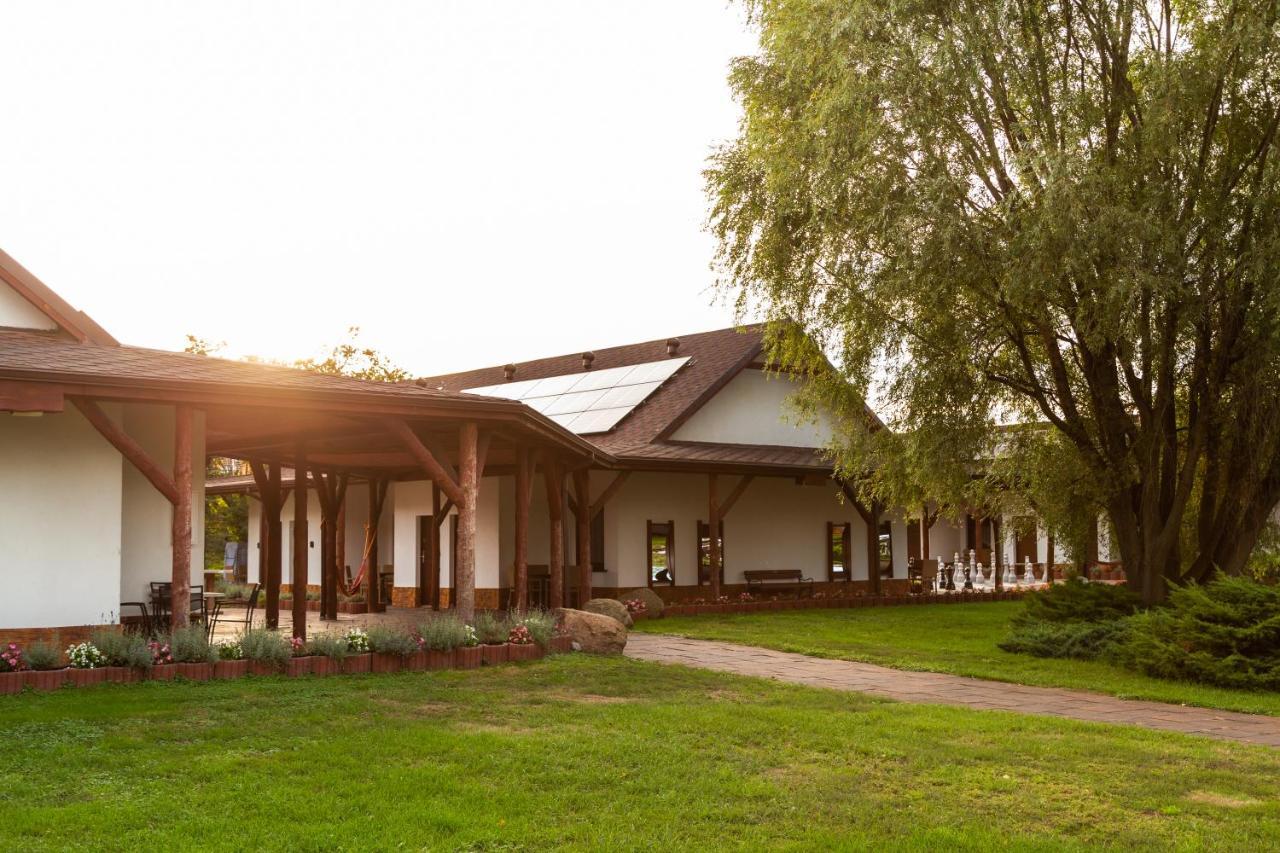 Hotel Nenufar Косьцян Экстерьер фото